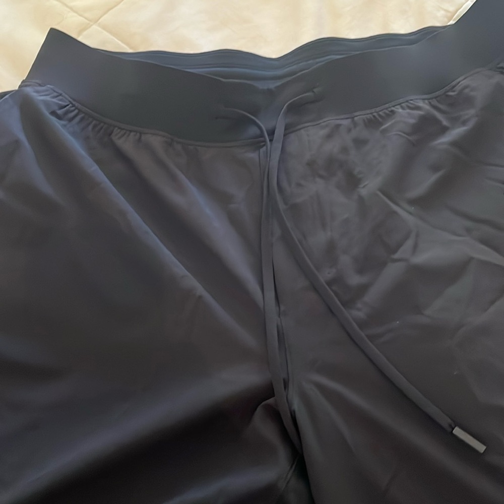 Lulu Lemon workout shorts draw string